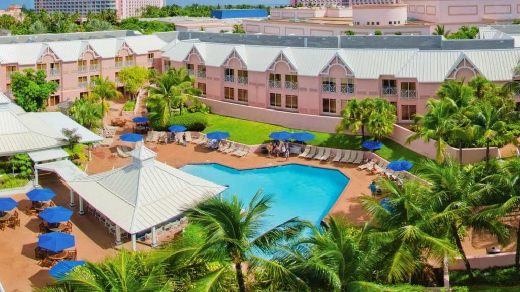 Comfort Suites Paradise Island Creek Village Zewnętrze zdjęcie