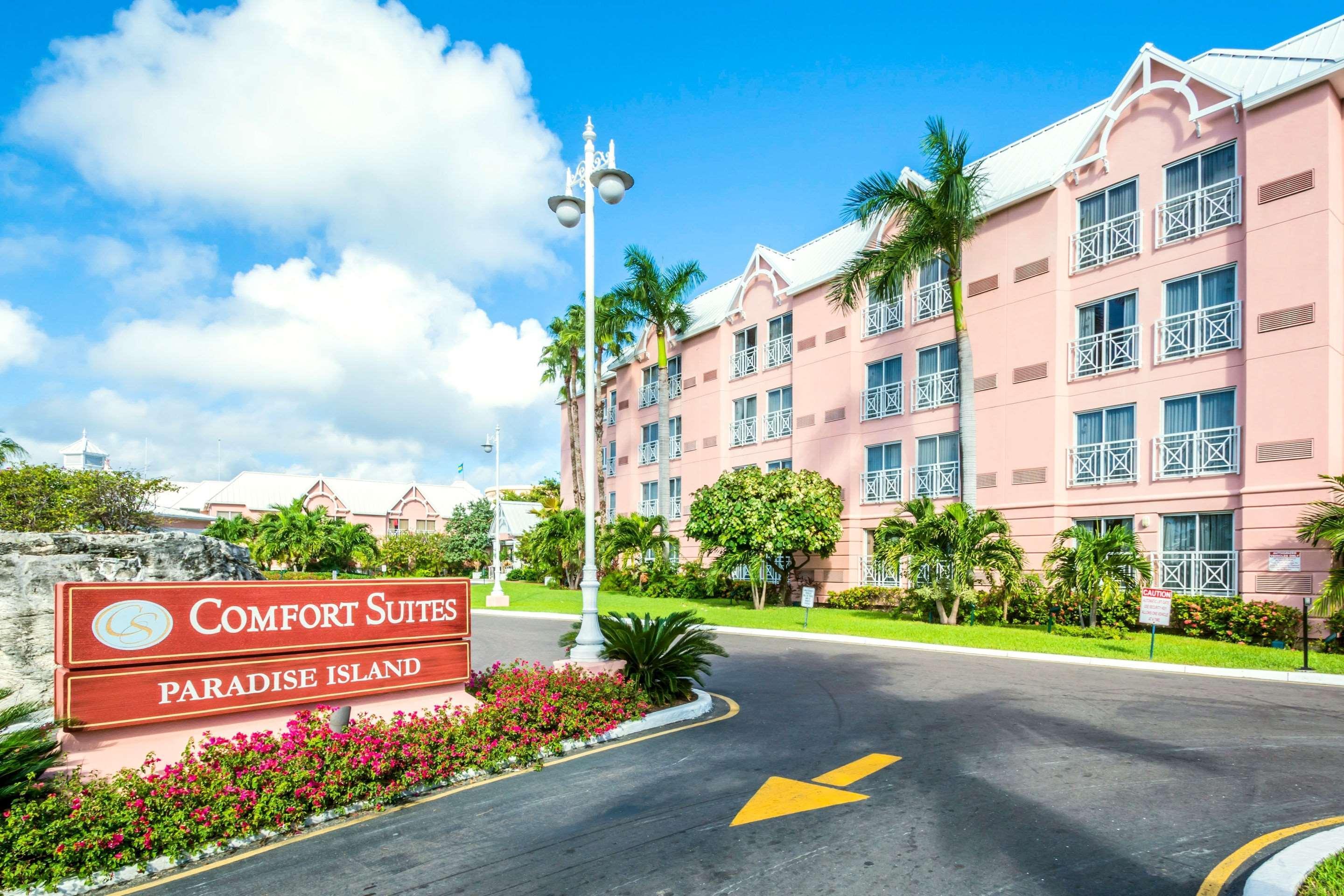 Comfort Suites Paradise Island Creek Village Zewnętrze zdjęcie