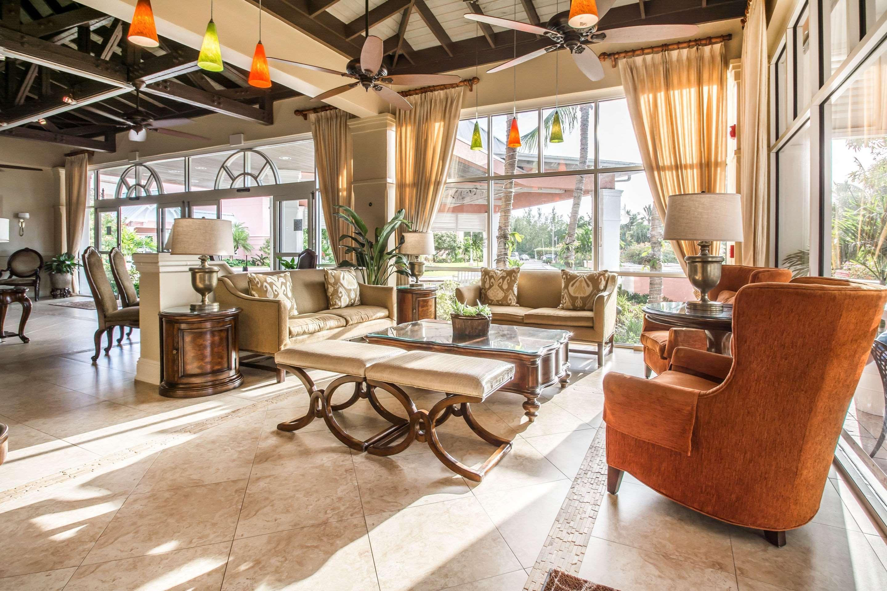 Comfort Suites Paradise Island Creek Village Zewnętrze zdjęcie