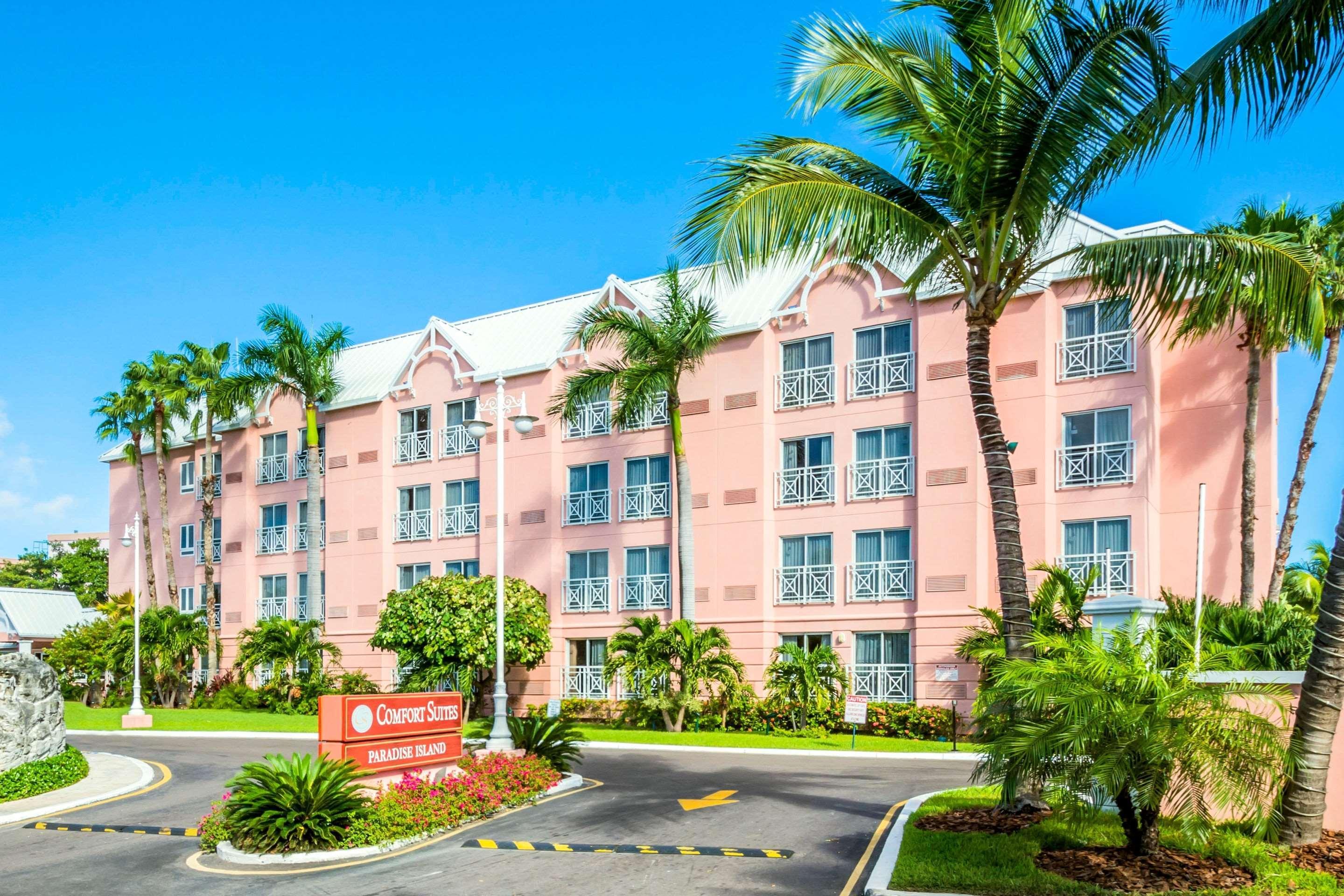 Comfort Suites Paradise Island Creek Village Zewnętrze zdjęcie