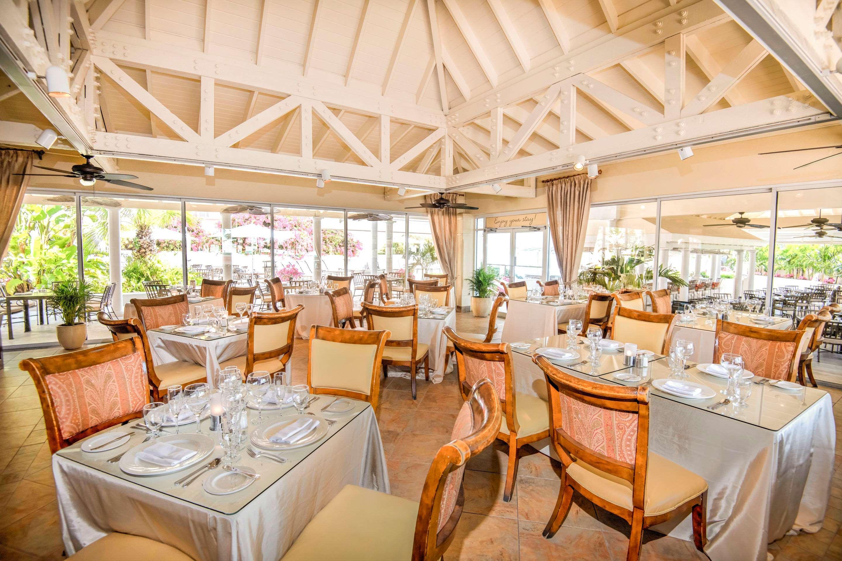 Comfort Suites Paradise Island Creek Village Zewnętrze zdjęcie