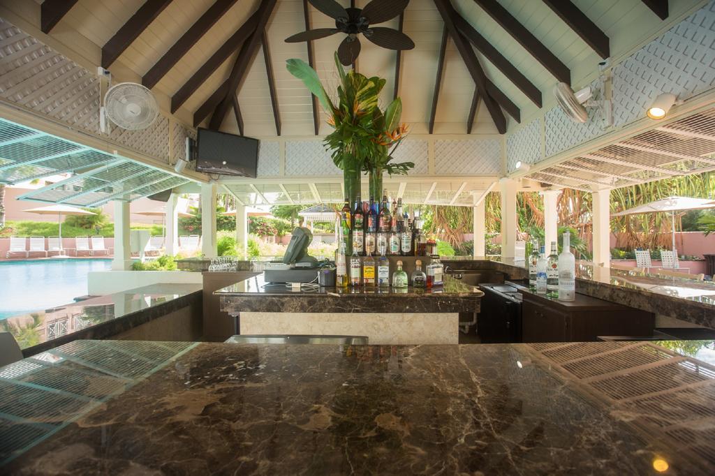 Comfort Suites Paradise Island Creek Village Zewnętrze zdjęcie